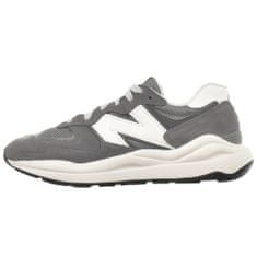 New Balance Obuv sivá 40.5 EU M5740VPB