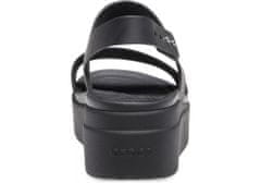 Crocs Brooklyn Low Wedge Sandals pre ženy, 42-43 EU, W11, Sandále, Šlapky, Papuče, Black/Black, Čierna, 206453-060