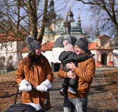 Little Angel Čiapka pletená kocky Outlast - tm.šedá