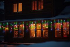 Aga Vianočný svetelný záves 300 LED Farebná