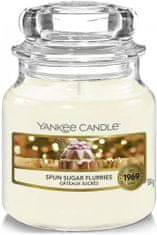 Yankee Candle Classic vonná sviečka v malom skle Spun Sugar Flurries 104 g