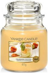 Yankee Candle Klasická vonná sviečka v skle stredná Calamansi Cocktail