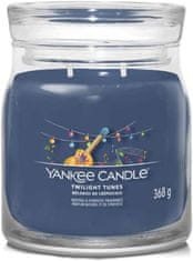 Yankee Candle Vonná sviečka Signature in glass medium Twilight Tunes 368g