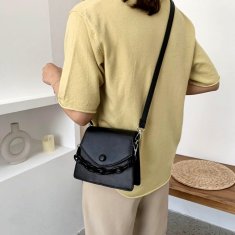 Camerazar Elegantná dámska taška cez rameno s čiernou retiazkou, kvalitná umelá koža, 20x16 cm
