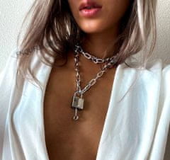 Camerazar Dlhý punkový náhrdelník s visiacim zámkom a kľúčom, strieborný kov, 54 cm + 6 cm predĺženie