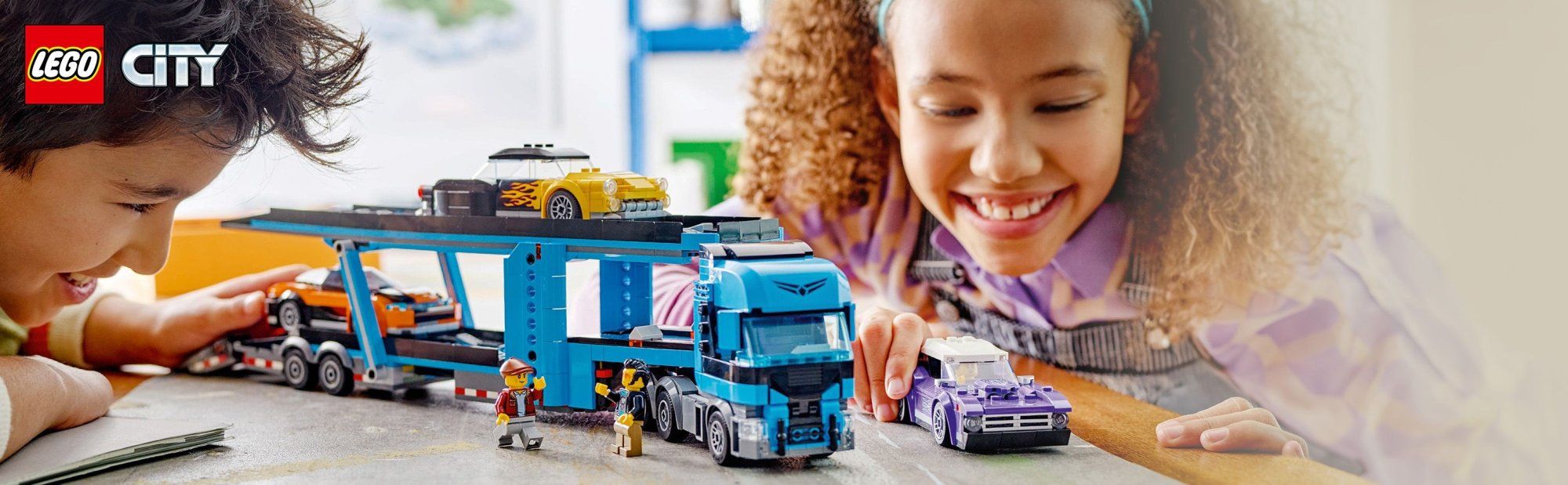 LEGO City 60408 Kamión na prepravu áut so športiakmi