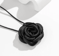 Camerazar Dámsky náhrdelník s kvetinovým motívom, čierny, uzlový