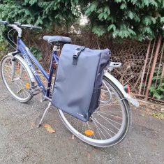 Trizand Taška na bicykel 21203, polyester + PVC, objem 15 l, rozmery 54 x 27 x 14 cm