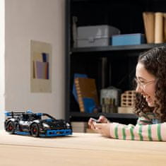 LEGO Technic 42176 Pretekárske auto Porsche GT4 e-Performance