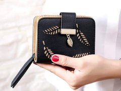 Camerazar Elegantná dámska peňaženka s kvetmi, čierna, ekologická umelá koža, 12x9,5x3 cm