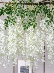 Camerazar Závesný veniec z umelých kvetov vistárie, biely, 110x20 cm, pružný drôt s plastom a tkaninou
