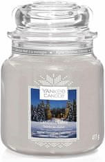 Yankee Candle Aromatická sviečka Classic stredná Candlelit Cabin 411 g