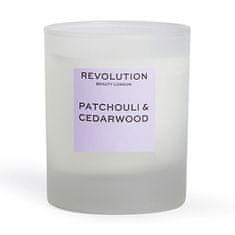 Makeup Revolution Vonná sviečka Patchouli & Cedarwood (Scented Candle) 170 g