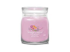 Yankee Candle Aromatická sviečka Signature sklo stredná Hand Tied Blooms 368 g