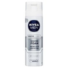 Nivea Pena na holenie pre mužov Bulldog Sensitive Recovery (Shaving Foam) 200 ml