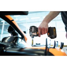 DeWalt Aku rázový uťahovák 1/4" 205 Nm, 18 V XR PowerStack 2x 1,7 Ah, edícia McLaren F1 Team