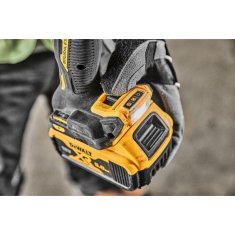 DeWalt Aku príklepová vŕtačka / skrutkovač 18 V XR 2x 5,0 Ah