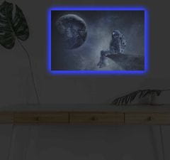 Wallity Obraz s LED osvetlením ASTRONAUT VO VESMÍRE II 45 x 70 cm