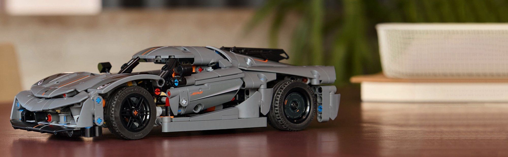 LEGO Technic 42173 Sivé hyperauto Koenigsegg Jesko Absolut