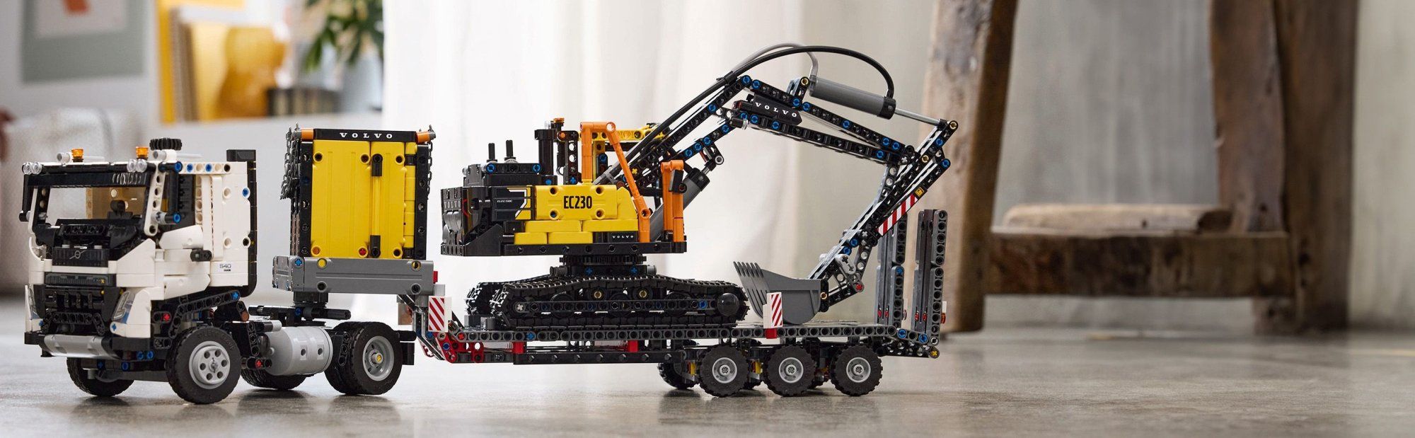 LEGO Technic 42175 Nákladné auto Volvo FMX a elektrický bager EC230