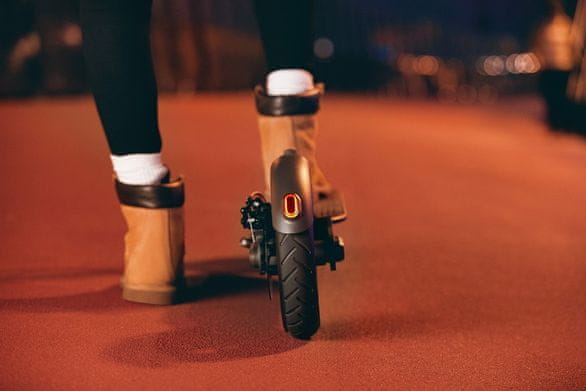 Elektrická kolobežka Xiaomi Mi Electric Scooter Pro, duálne brzdy, rekuperácia, ABS, dobíjanie brzdením, svetlo