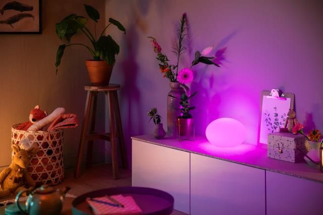 Philips Hue Flourish 40904/31 / P7 LAMPA STOLNÁ LED RGB 9,5W 806 lm 2000-6500K, biela, žiarovka White and Color Ambiance