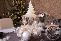 Decor By Glassor Vánoční oliva bílá s dekorem pavího pírka