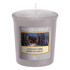 Yankee Candle votívne sviečka Candlelit Cabin (Chata ožiarená sviečkou) 49g