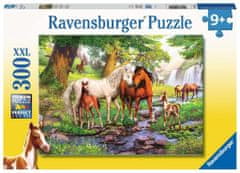 Ravensburger Puzzle Kone pri rieke XXL 300 dielikov