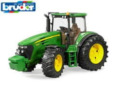 BRUDER Traktor John Deere 7930 30cm s voľným chodom