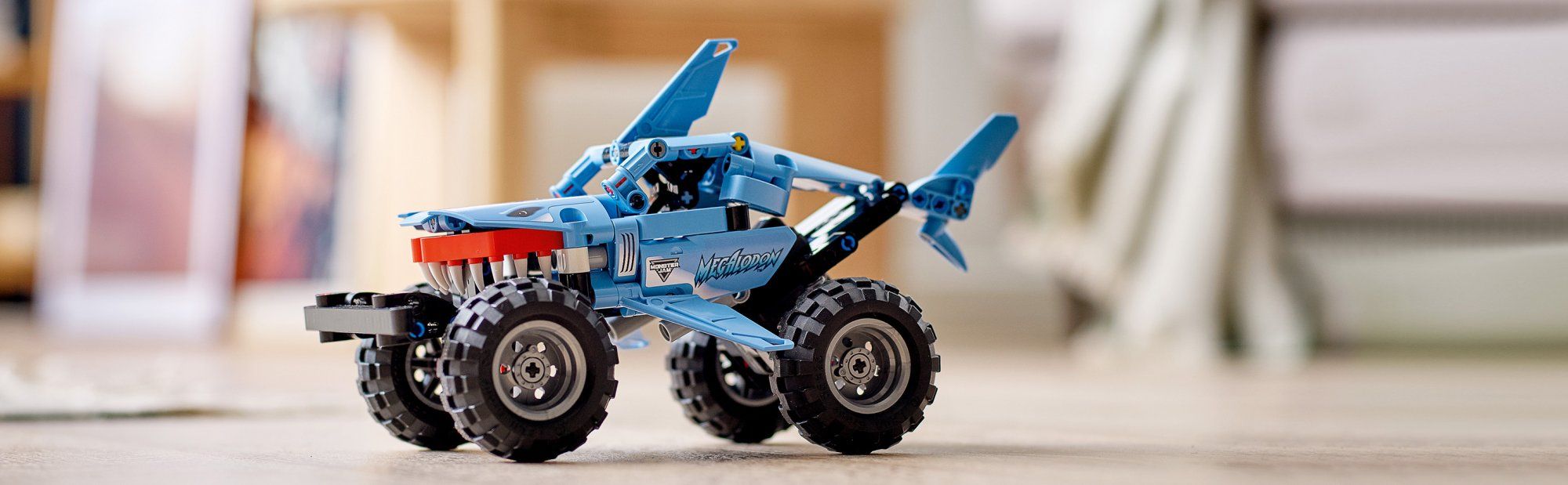  Star Wars Technic 42134 Monster Jam Megalodon 