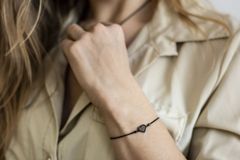 BeWooden dámsky náramok Apis Nox Bracelet Heart XS/S 14-18 cm