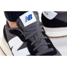 New Balance Obuv čierna 43 EU 237