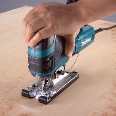 Makita Priamočiara píla 720W typ T zdvih 26mm 4351FCTJ