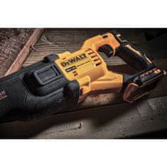 DeWalt Šabľová píla DCS386T1 s líščím chvostom 18 V