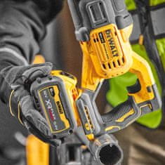 DeWalt Šabľová píla DCS386T1 s líščím chvostom 18 V