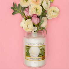 Yankee Candle Classic vonná sviečka v skle Camellia Blossom 623 g