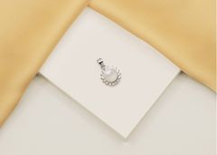 Brilio Silver Elegantný perlový prívesok s čírymi zirkónmi PT108W