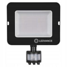 LEDVANCE Reflektor LED 50W 4500lm 3000K Teplá biela IP65 čierny so senzorom pohybu a súmraku COMPACT V