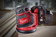 Milwaukee Aku excentrická brúska 125 mm 5,0 Ah - Milwaukee M18 BOS125-502B