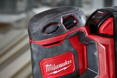 Milwaukee Aku excentrická brúska 125 mm 5,0 Ah - Milwaukee M18 BOS125-502B